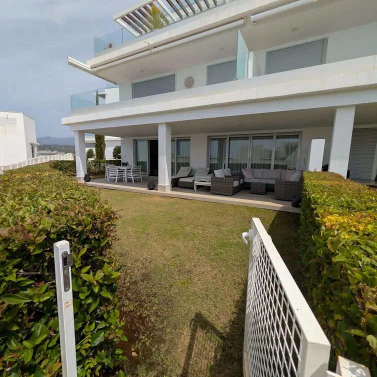 Sale of ground floor apartment in Estepona