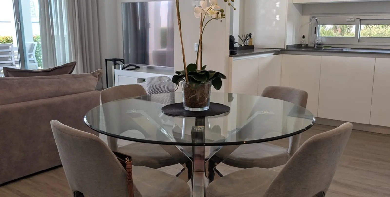 Sale of ground floor apartment in Estepona 21
