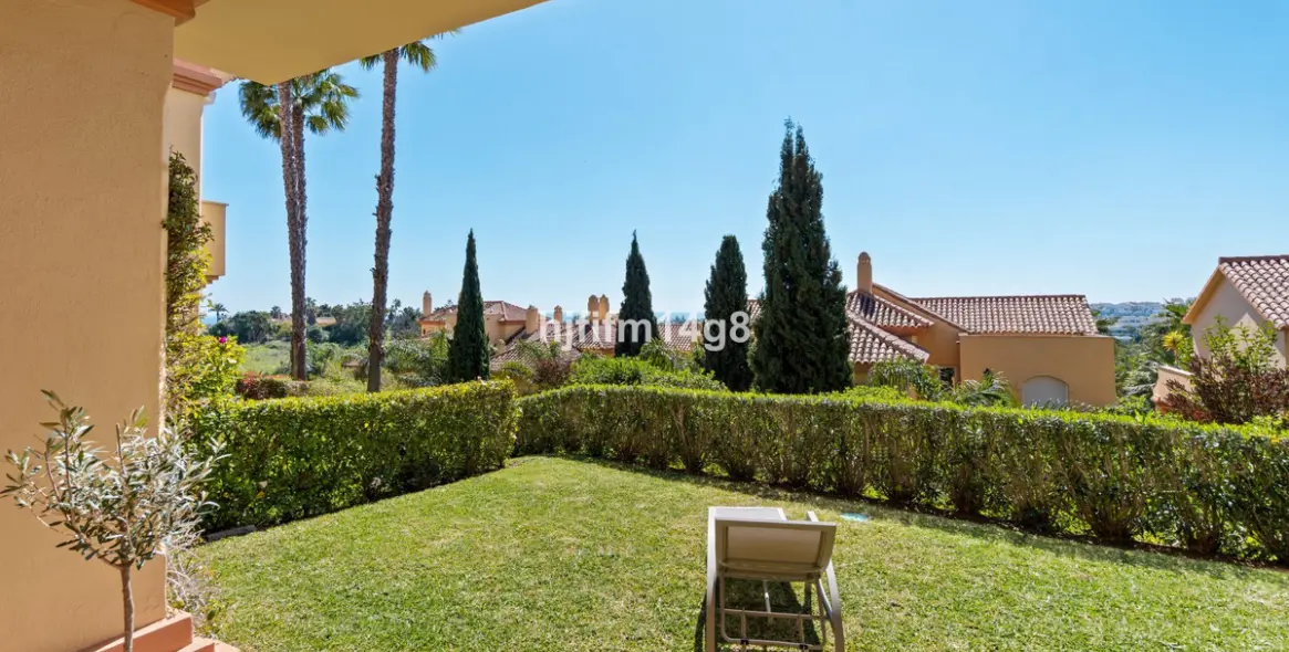Sale of ground floor apartment in Nueva Andalucía 3