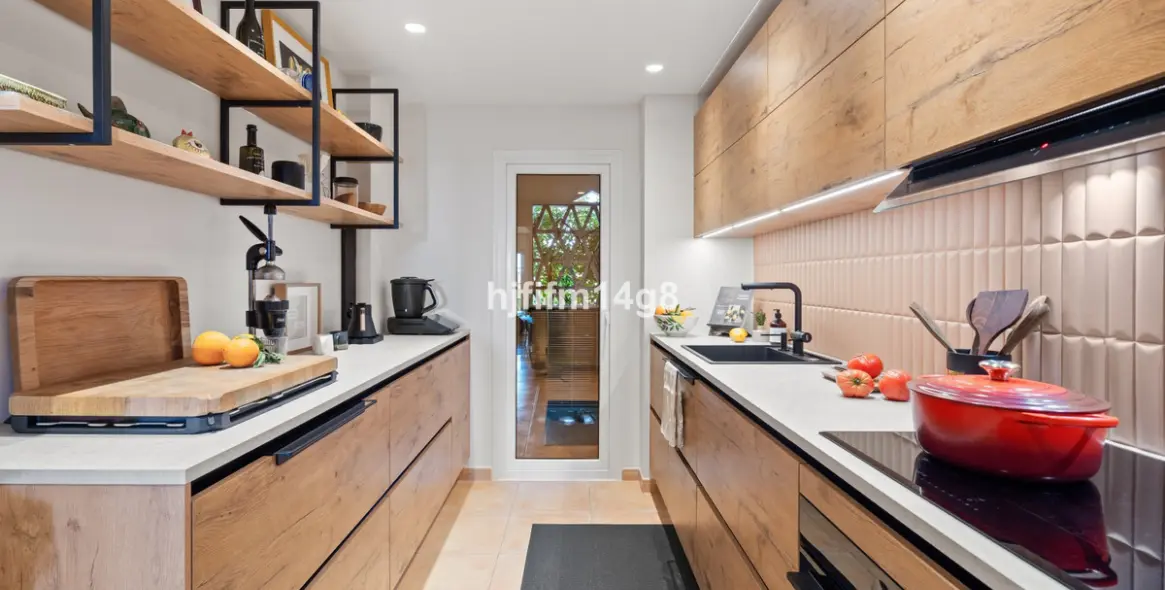 Sale of ground floor apartment in Nueva Andalucía 7