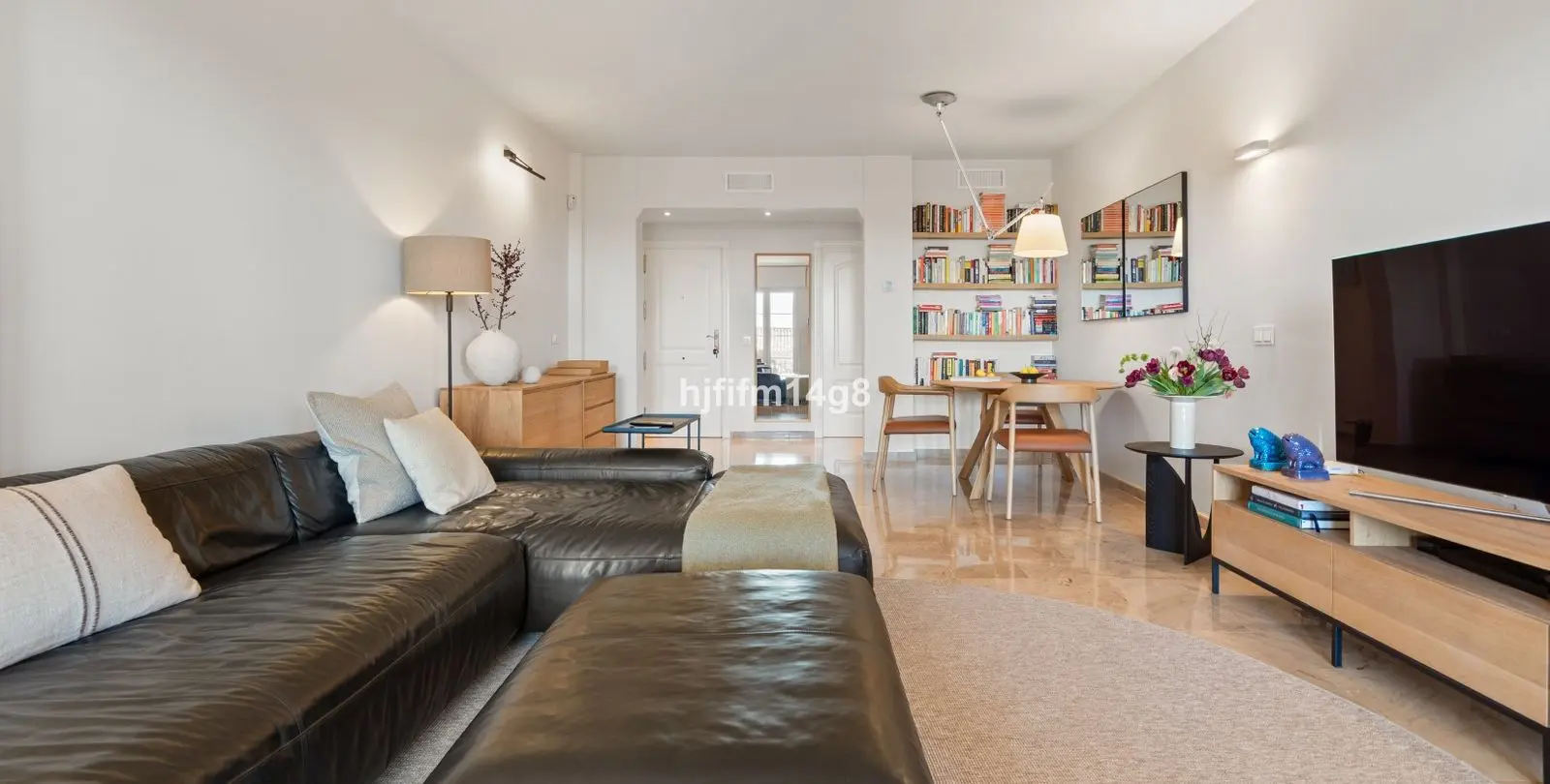Sale of ground floor apartment in Nueva Andalucía 6