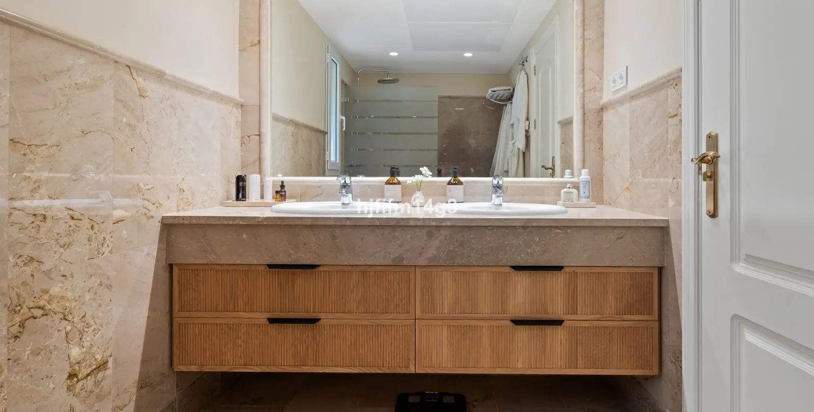 Sale of ground floor apartment in Nueva Andalucía 10