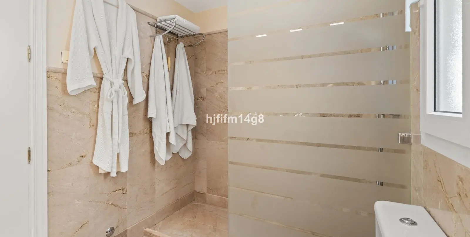 Sale of ground floor apartment in Nueva Andalucía 11
