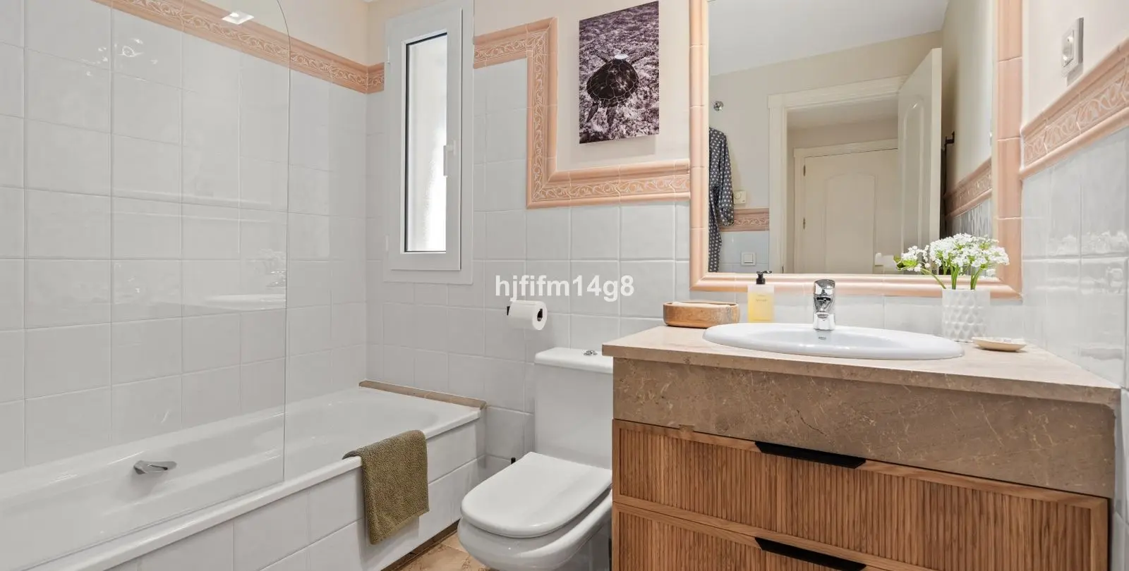 Sale of ground floor apartment in Nueva Andalucía 14