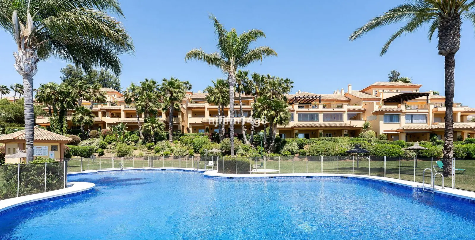 Sale of ground floor apartment in Nueva Andalucía 17