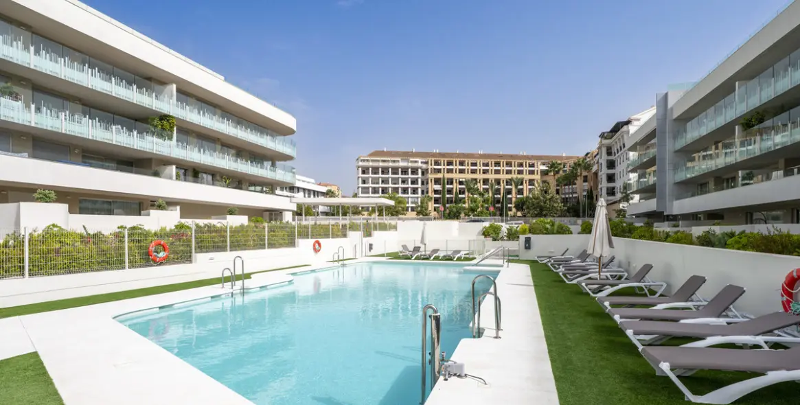 Sale of middle floor apartment in San Pedro de Alcántara 1
