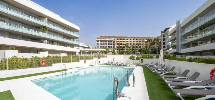 Sale of middle floor apartment in San Pedro de Alcántara 0