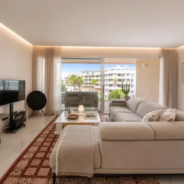Venta de apartamento en planta media en San Pedro de Alcántara