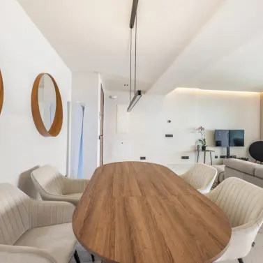 Venta de apartamento en planta media en San Pedro de Alcántara