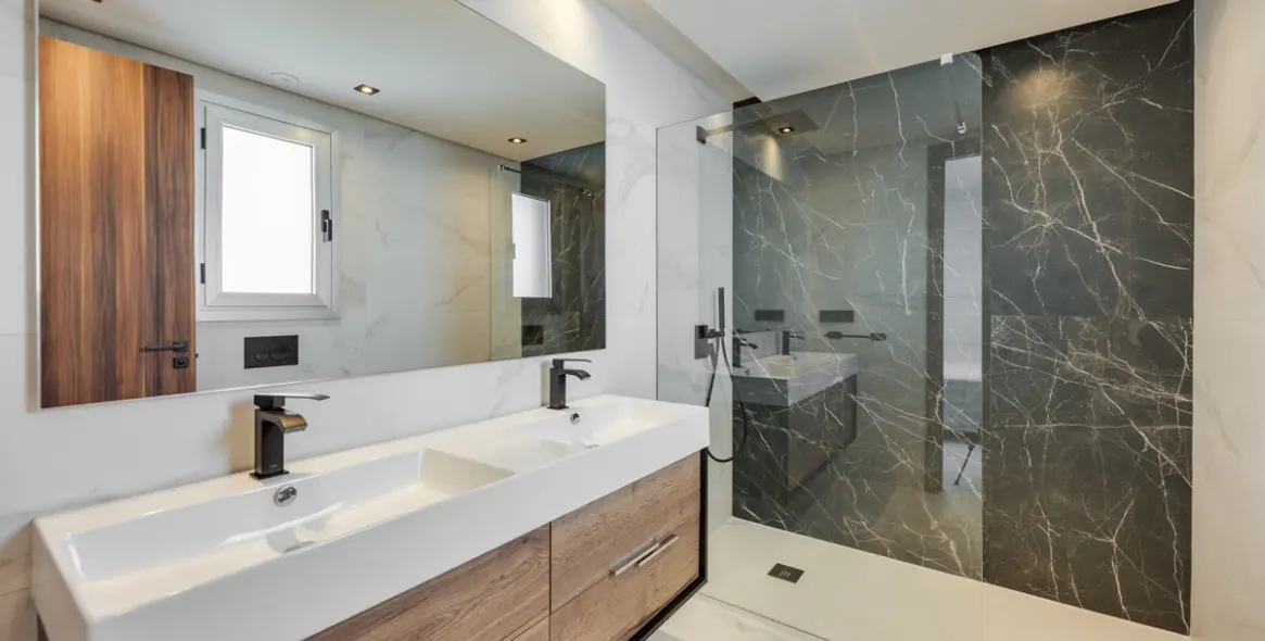 Sale of middle floor apartment in San Pedro de Alcántara 15