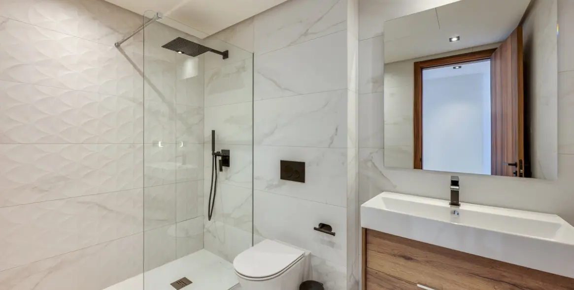 Sale of middle floor apartment in San Pedro de Alcántara 18