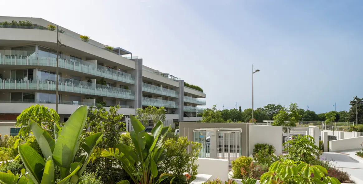Sale of middle floor apartment in San Pedro de Alcántara 26