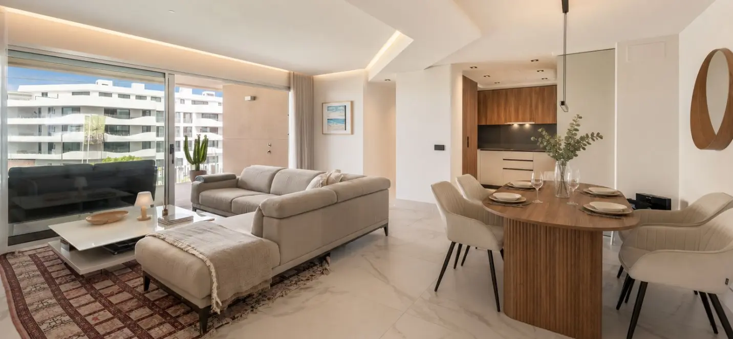 Venta de apartamento en planta media en San Pedro de Alcántara 2