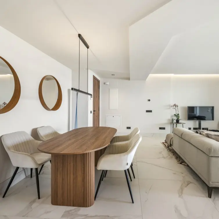 Venta de apartamento en planta media en San Pedro de Alcántara