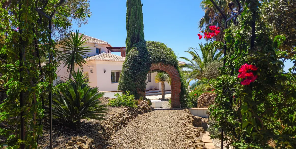Venta de villa independiente en Arenas 97