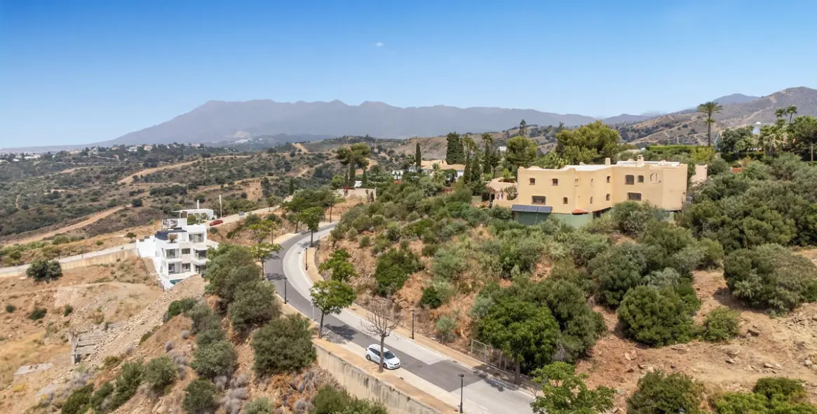 Venta de parcela residencial en Elviria 2