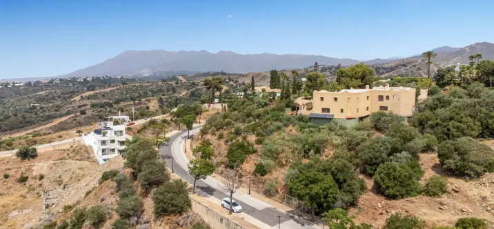 Venta de parcela residencial en Elviria 1