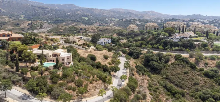 Venta de parcela residencial en Elviria 2