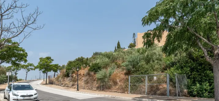 Venta de parcela residencial en Elviria 4