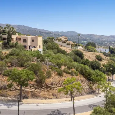 Venta de parcela residencial en Elviria