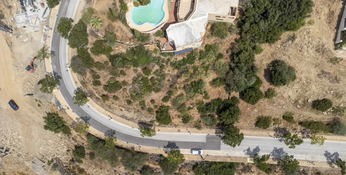 Venta de parcela residencial en Elviria 10