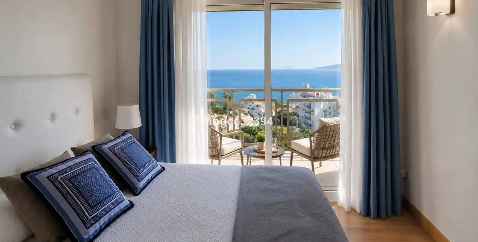 Sale of penthouse in Estepona 10