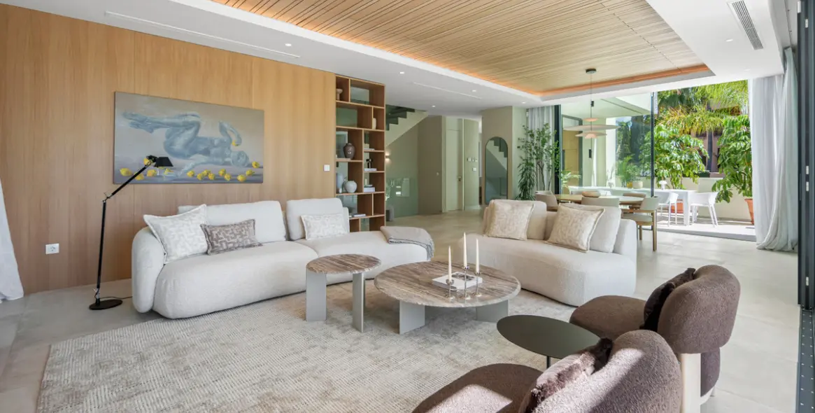 Venta de villa independiente en Estepona 2