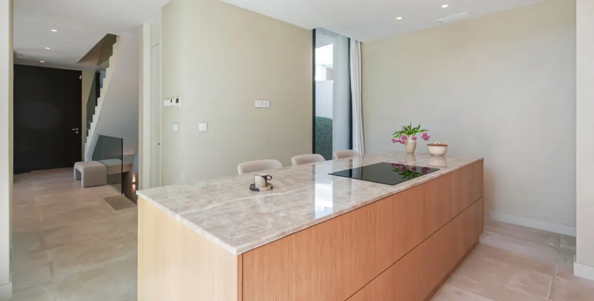 Venta de villa independiente en Estepona 12