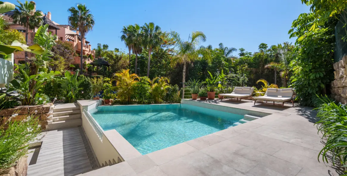 Venta de villa independiente en Estepona 23