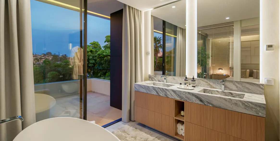 Venta de villa independiente en Estepona 48