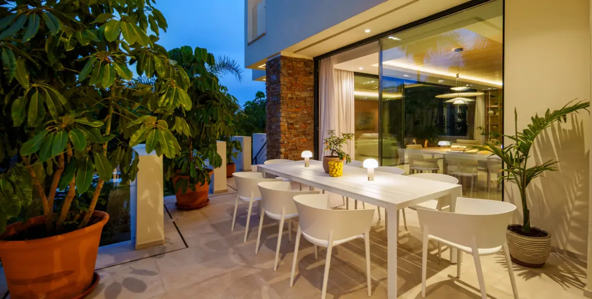Venta de villa independiente en Estepona 100