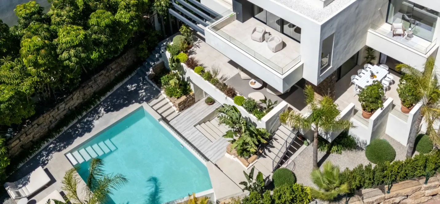 Sale of detached villa in Estepona 3