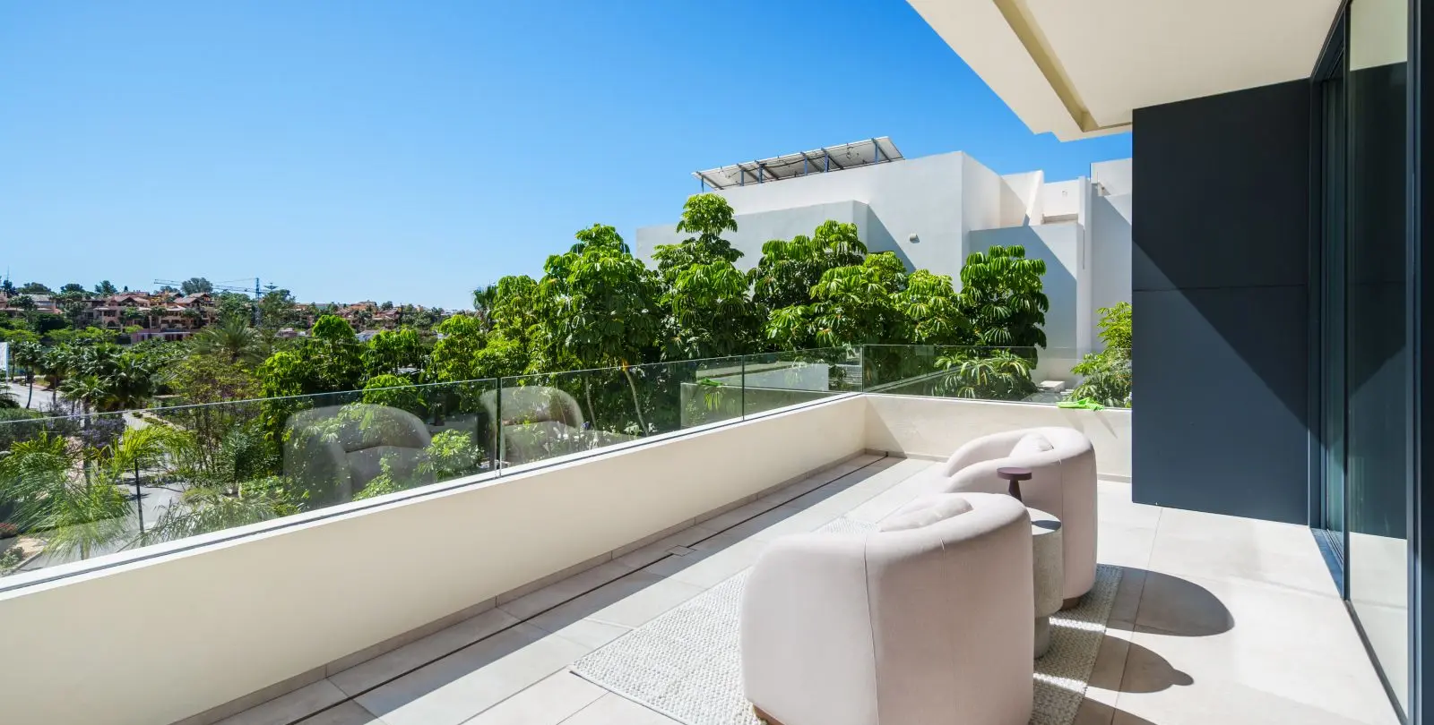 Sale of detached villa in Estepona 65