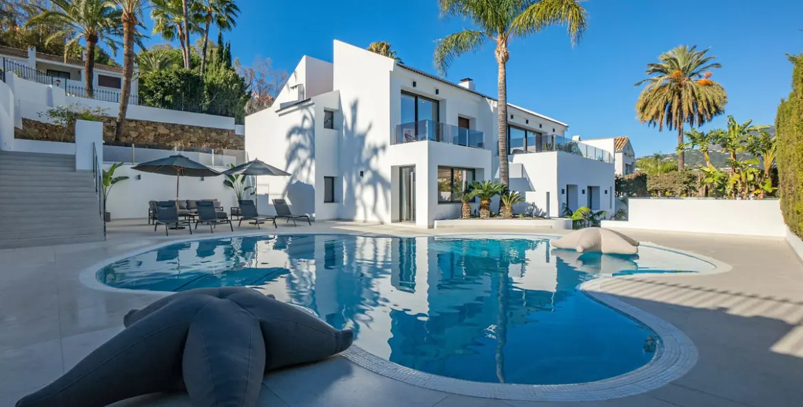 Venta de villa independiente en Nueva Andalucía 2