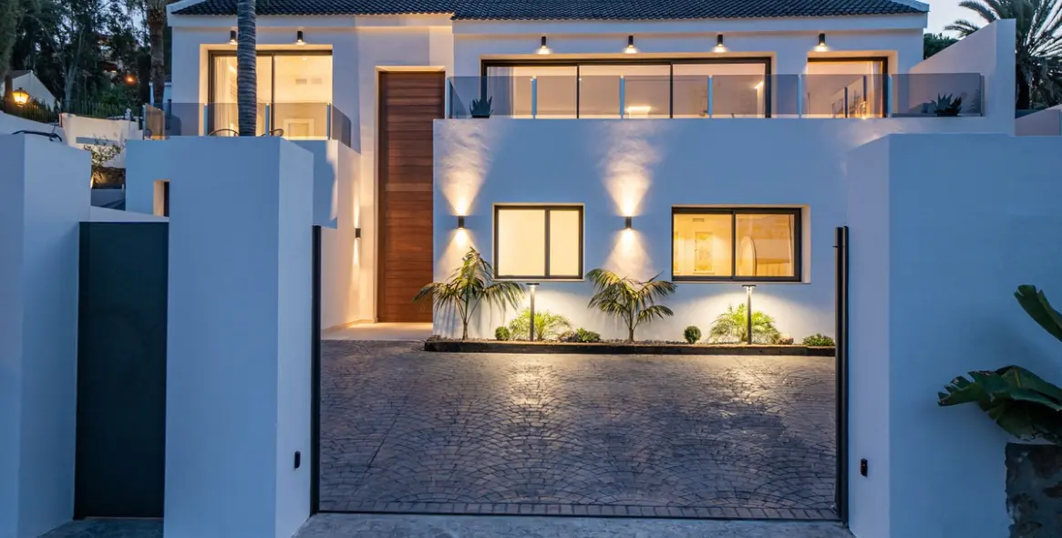 Venta de villa independiente en Nueva Andalucía 3