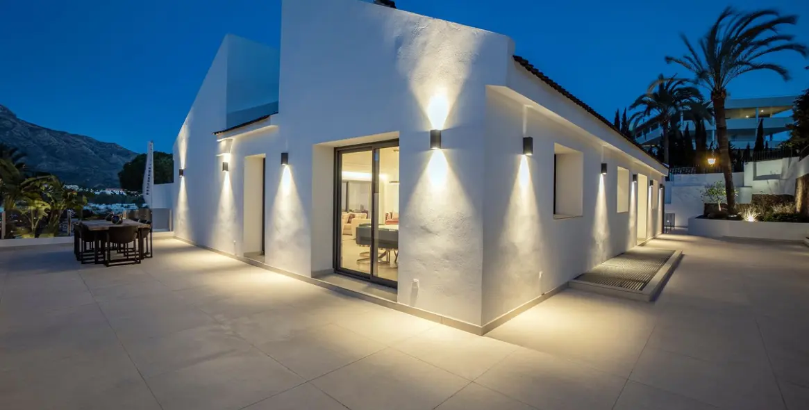 Venta de villa independiente en Nueva Andalucía 5