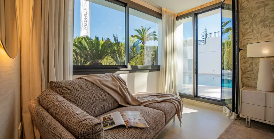 Venta de villa independiente en Nueva Andalucía 11
