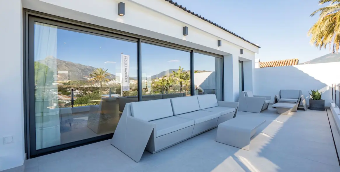 Venta de villa independiente en Nueva Andalucía 46