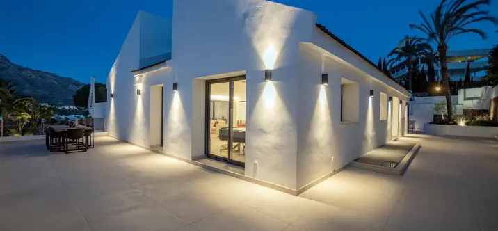 Venta de villa independiente en Nueva Andalucía 4