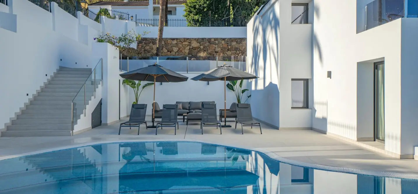 Sale of detached villa in Nueva Andalucía 3