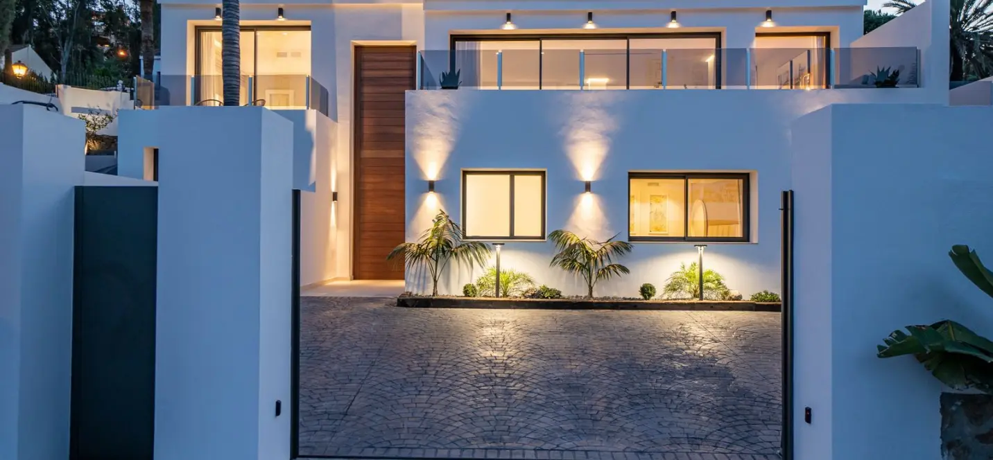 Sale of detached villa in Nueva Andalucía 2