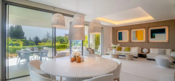 Venta de villa independiente en Nueva Andalucía 2