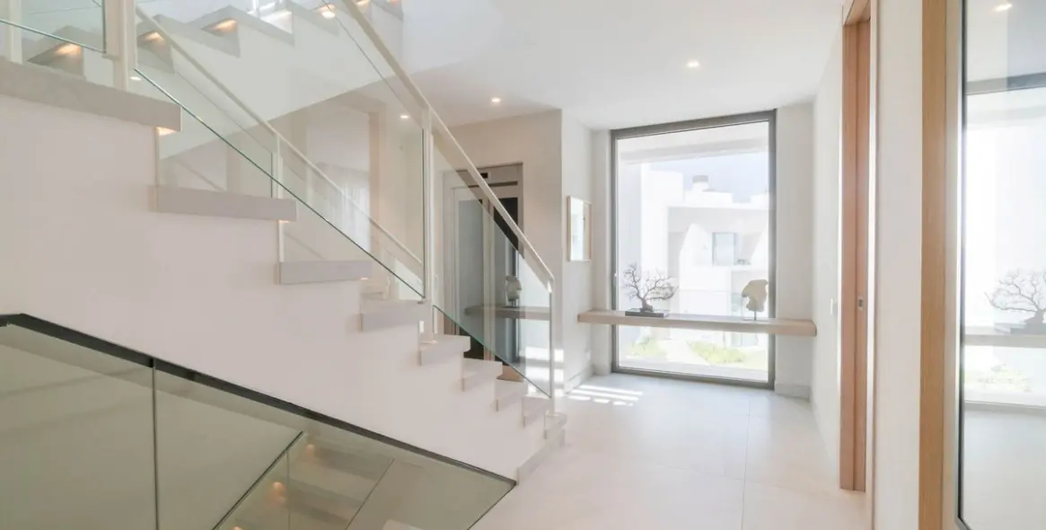 Venta de villa independiente en Nueva Andalucía 8