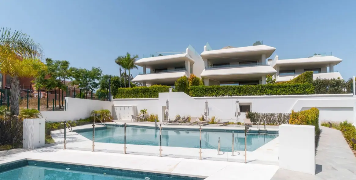 Venta de villa independiente en Nueva Andalucía 26