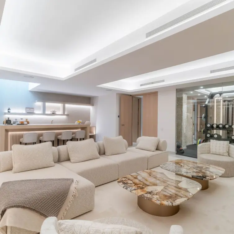 Sale of detached villa in Nueva Andalucía