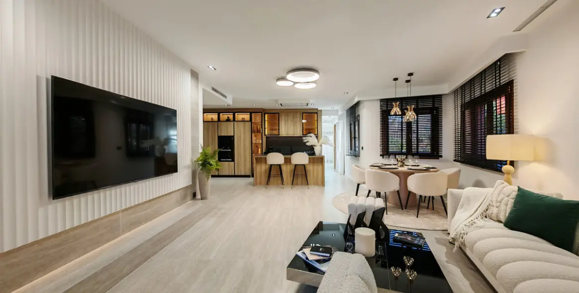 Venta de apartamento en planta media en Estepona 2