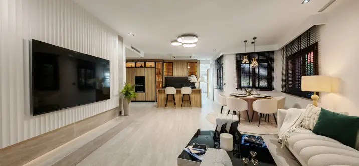 Venta de apartamento en planta media en Estepona 1