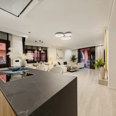 Venta de apartamento en planta media en Estepona