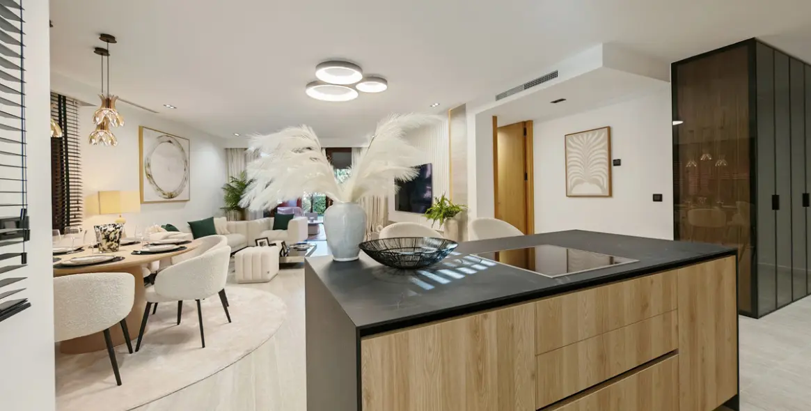Venta de apartamento en planta media en Estepona 6