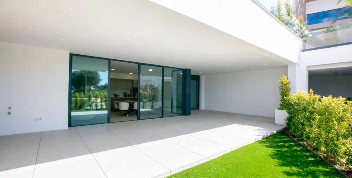 Venta de apartamento en planta baja en Artola 5